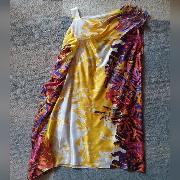 BCBGMAXAZRIA Gorgeous Vibrant Silk Runway Sample Dress - Picture 4 of 8